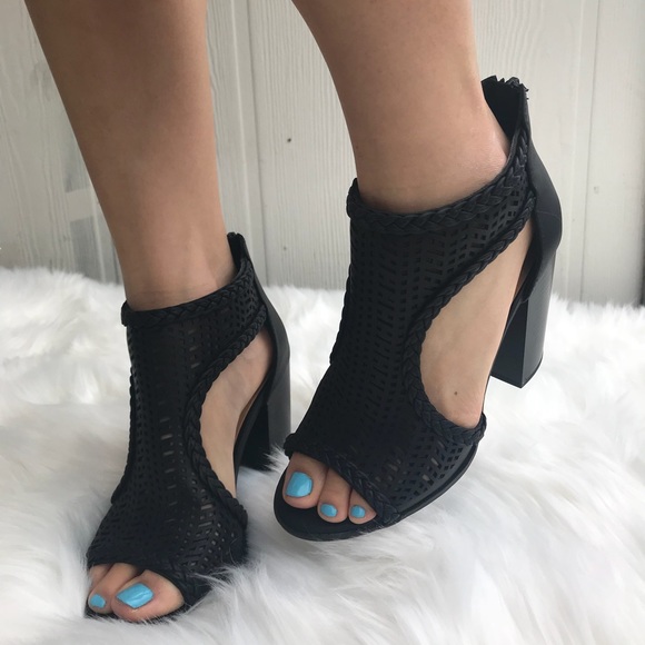 Black laser cutout bootie with braided detail - Picture 2 of 8